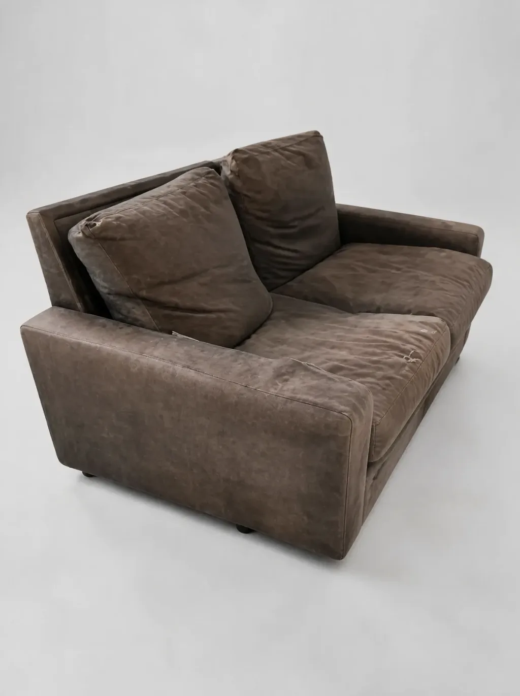 Rückenansicht mit Spannverschluss, wie wir sie als Vorlage nahmen (Ledersofa, Sofa neu beziehen im Zürcher Oberland)
