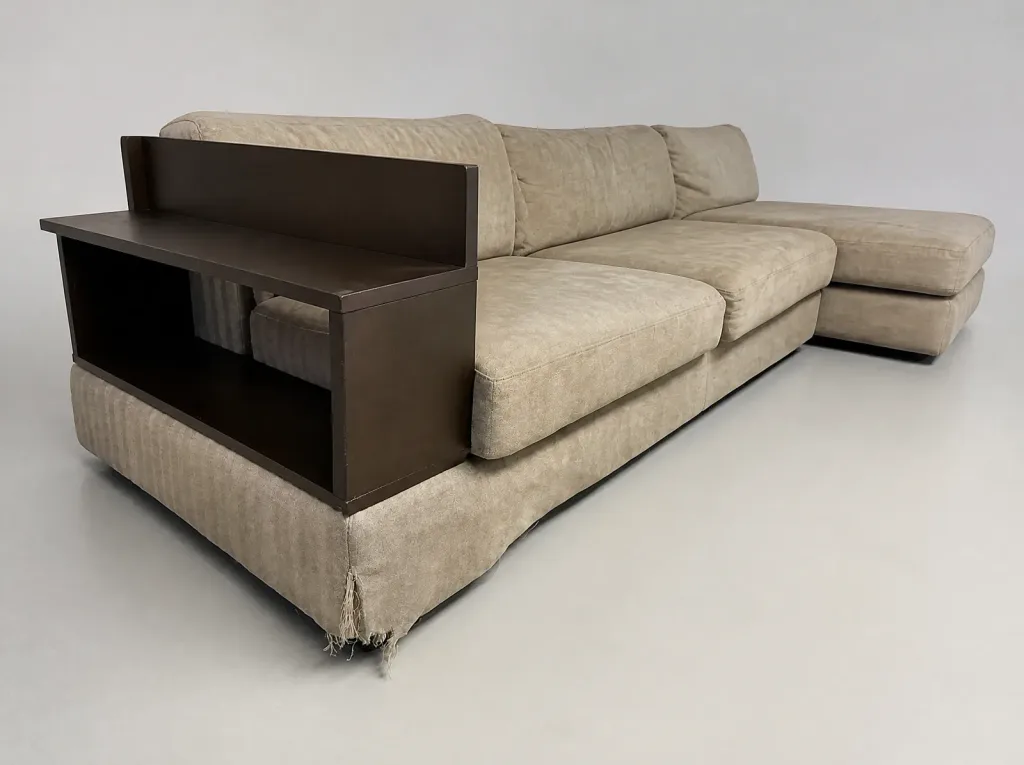 Blick auf die Rückseite vor der Abholung in Uerikon (Ecksofa, Sofa neu beziehen im Zürcher Oberland)