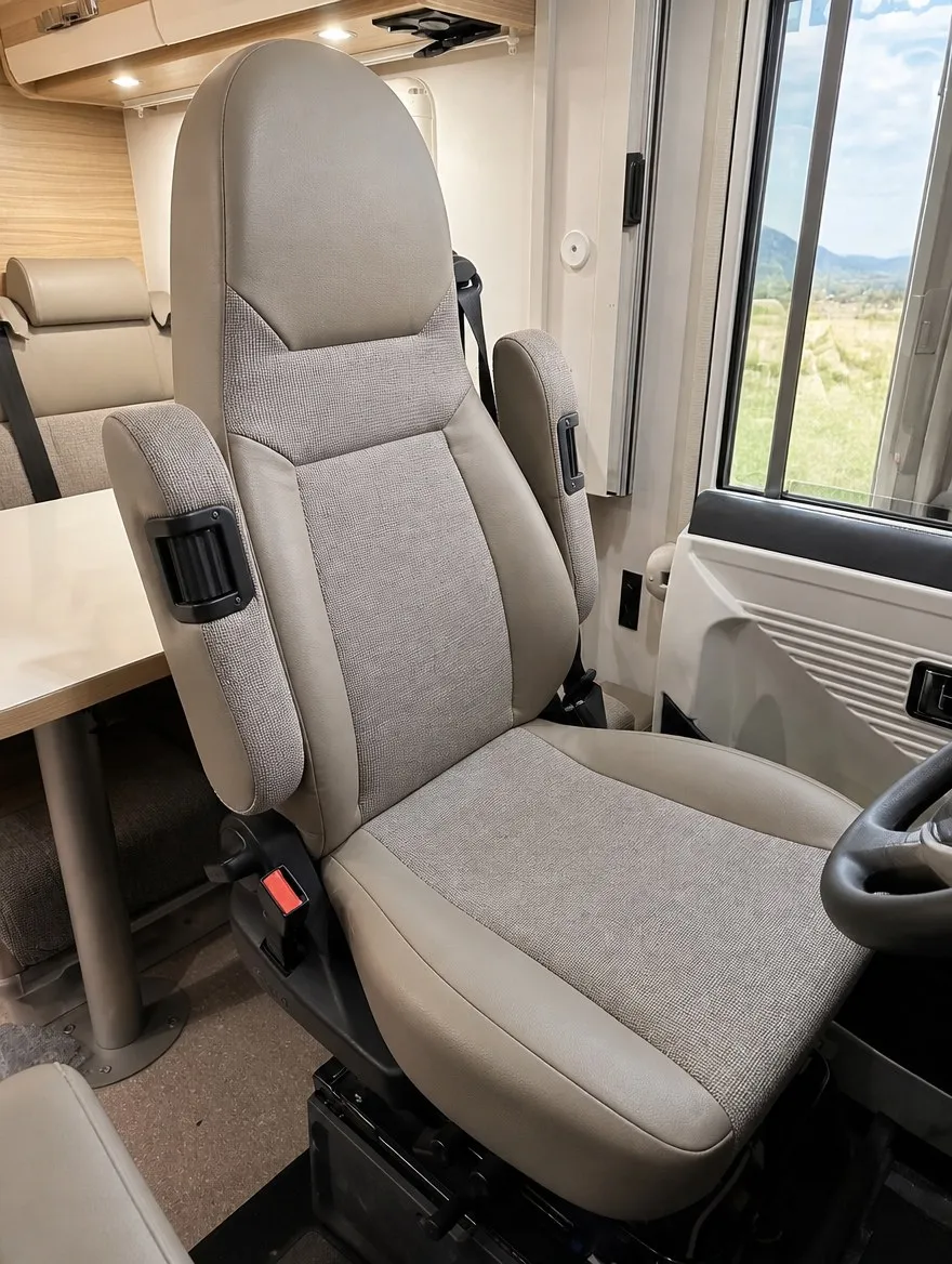Visualisierung: Wohnmobil-Ledersitze nach der Neupolsterung, Camper Polsterung bei der Egora Polsterei Wetzikon
